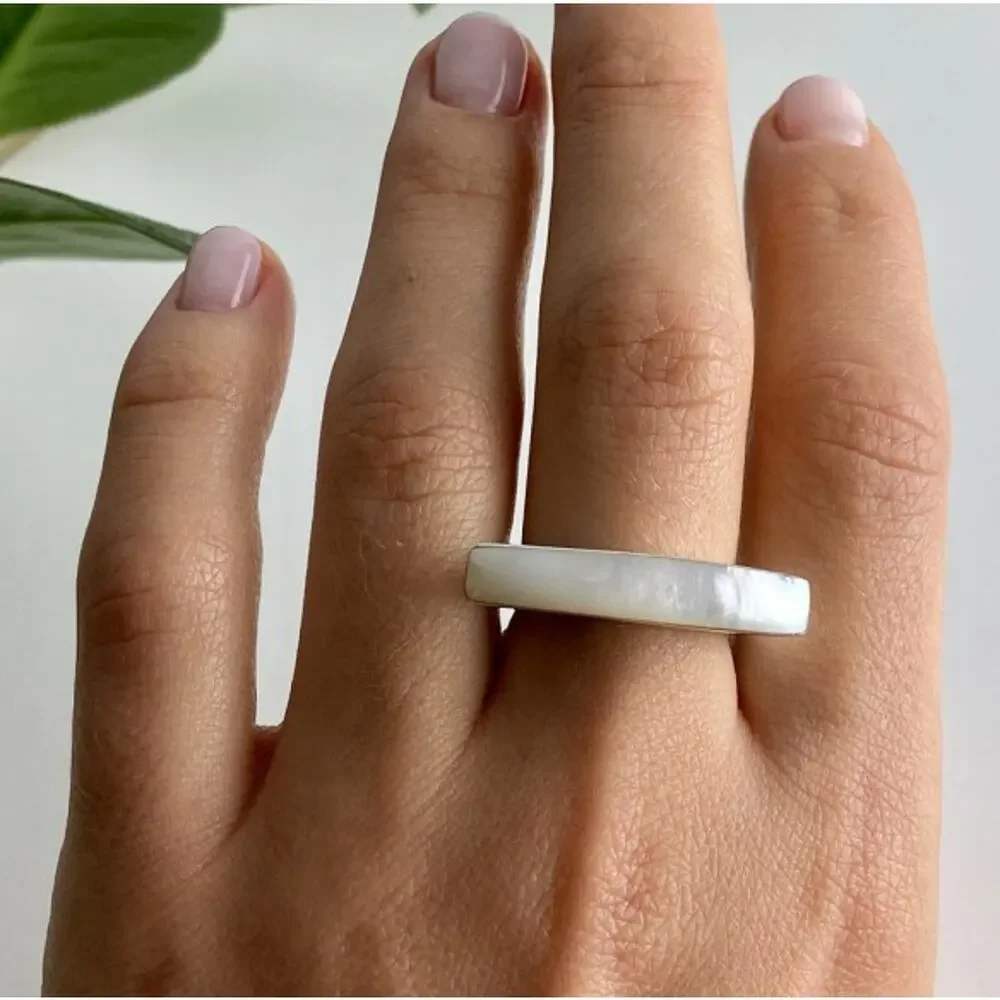 925 Sterling Silver Mother OF Pearl Ring Size 8.5